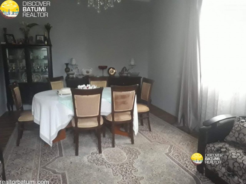 Apartment for lease on Khimshiashvili Street