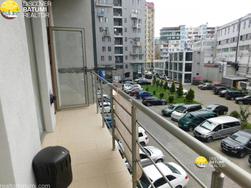 Flat for rent on Khimshiashvili street