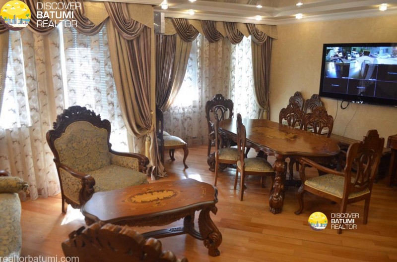 Flat for sale on Kobaladze street