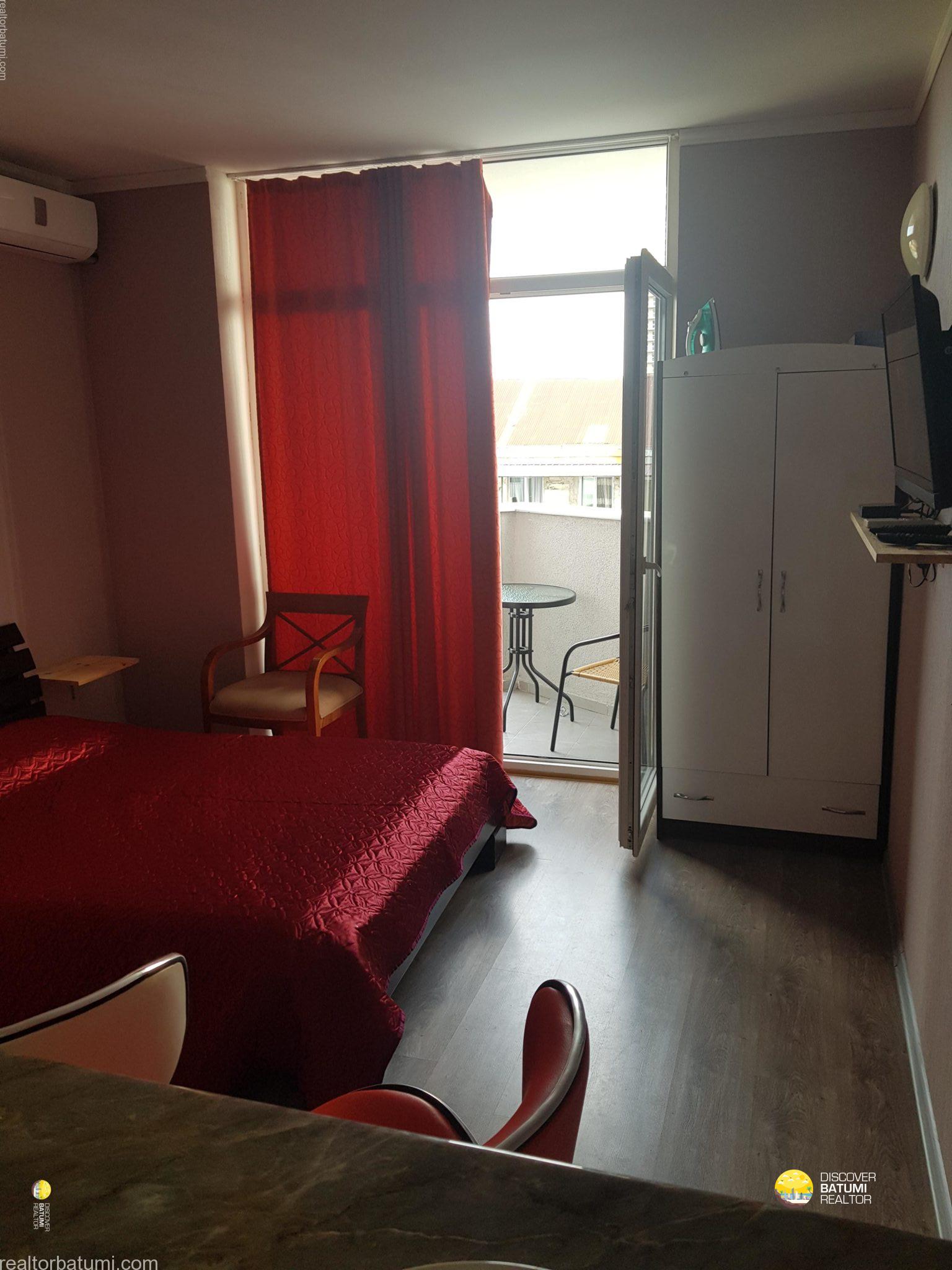 Flat for rent on Khimshiashvili street