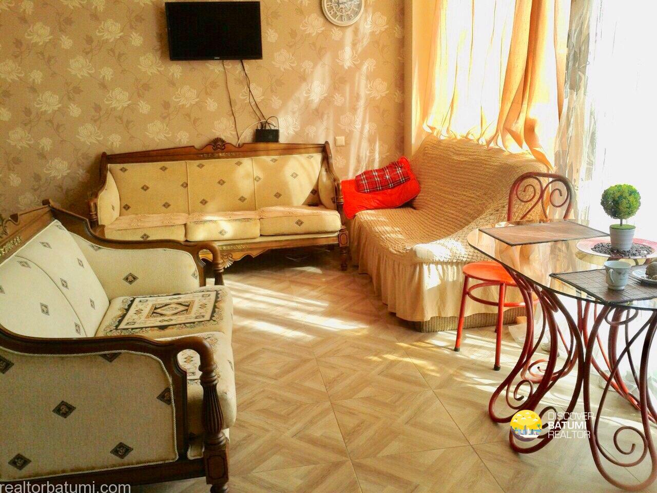 Flat for rent on Khimshiashvili street