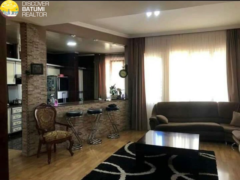 იყიდება ბინა პუშკინის ქუჩაზე