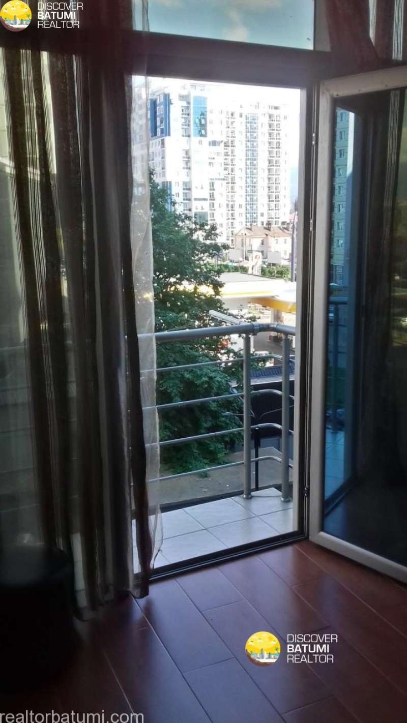 Flat for rent on Khimshiashvili street