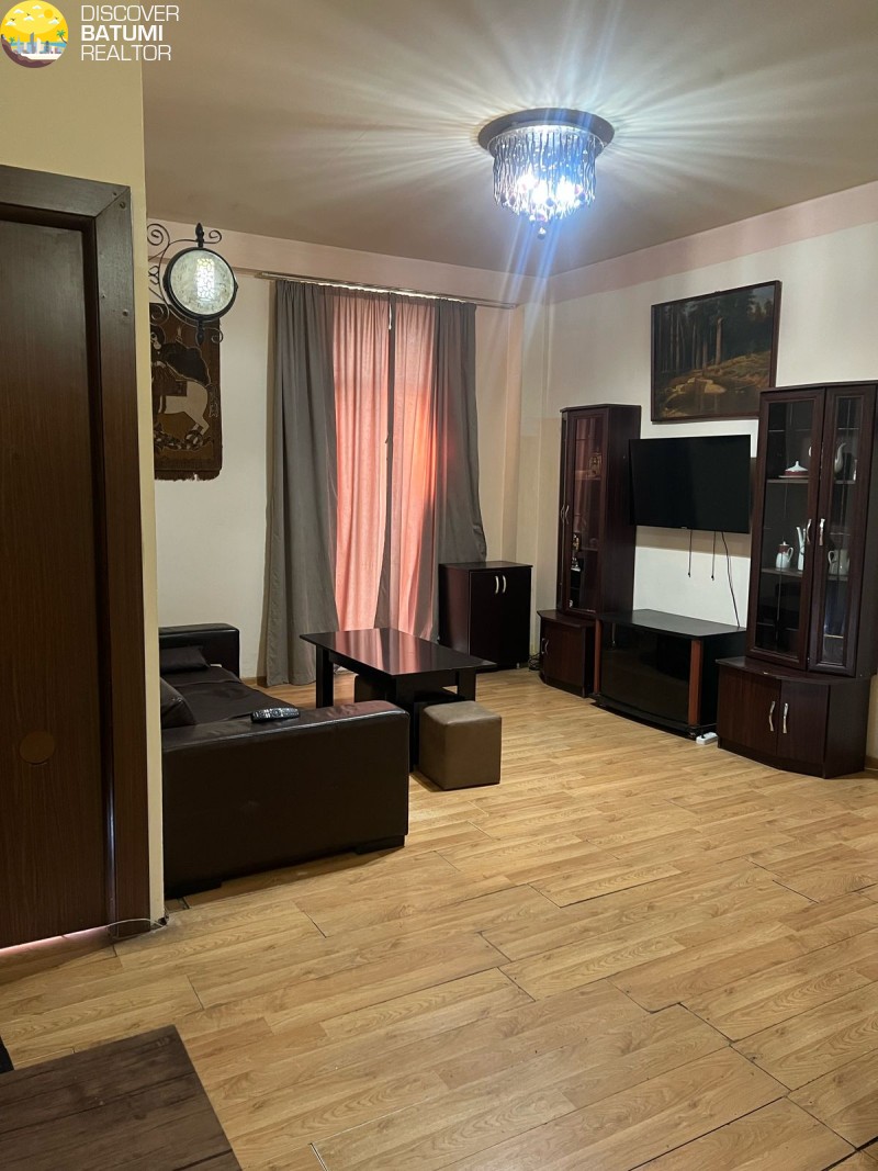   იყიდება ბინა ზვიად გამსახურდიას ქუჩაზე