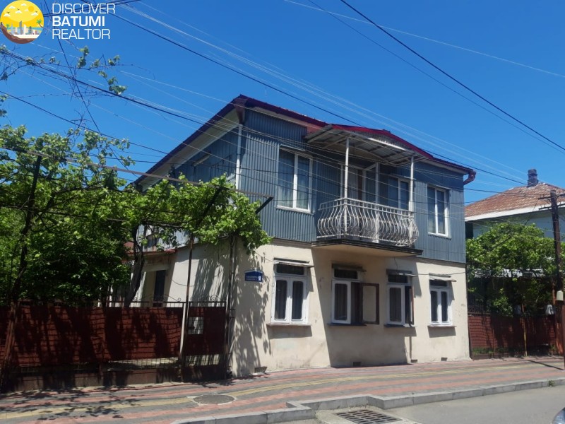 Продается частный дом на улице Аджишвили