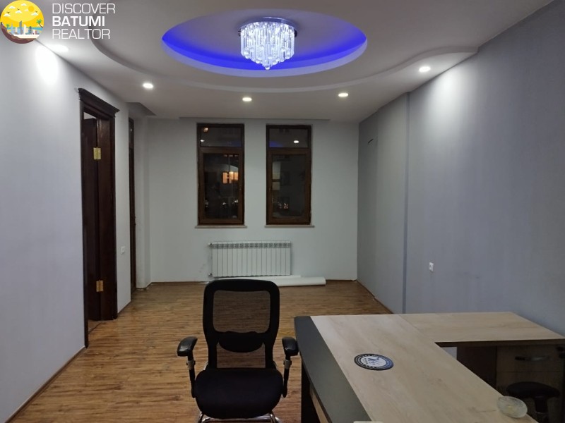 Commercial space for rent on Chavchavadze Street