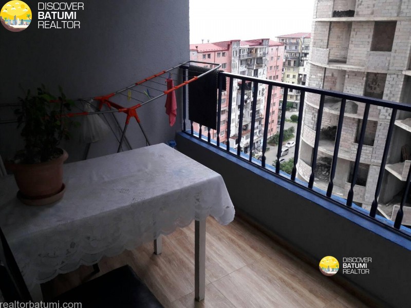 Flat for rent on Khimshiashvili street