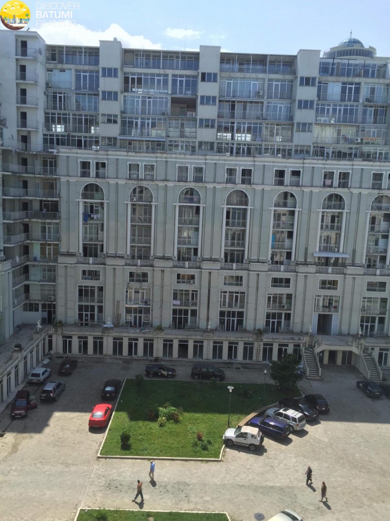 Flat for rent on Khimshiashvili street