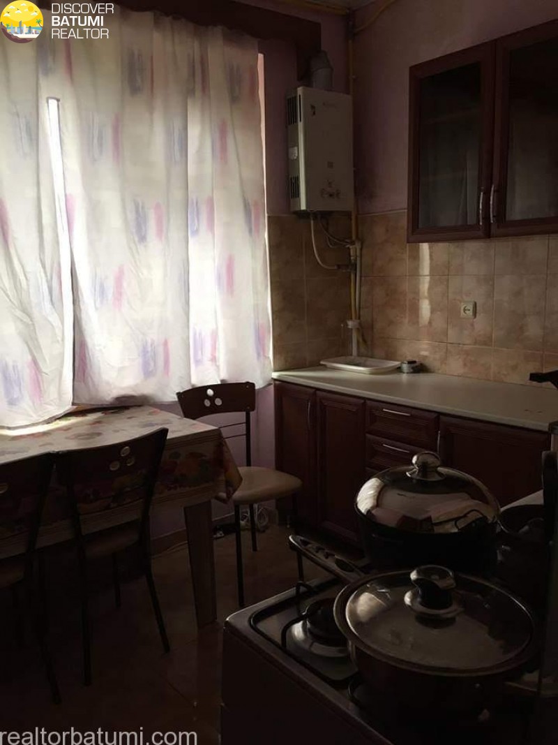 Flat for rent on Khimshiashvili street