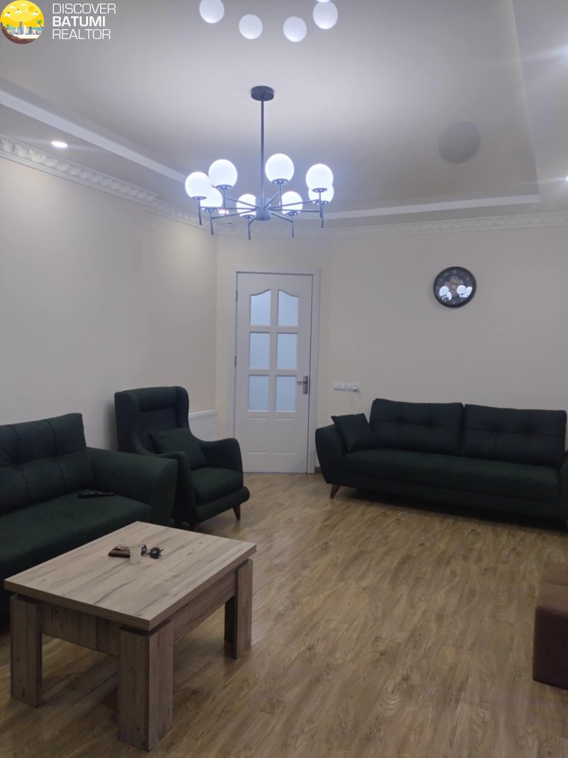   ქირავდება ბინა აღმაშენებლის ქუჩაზე