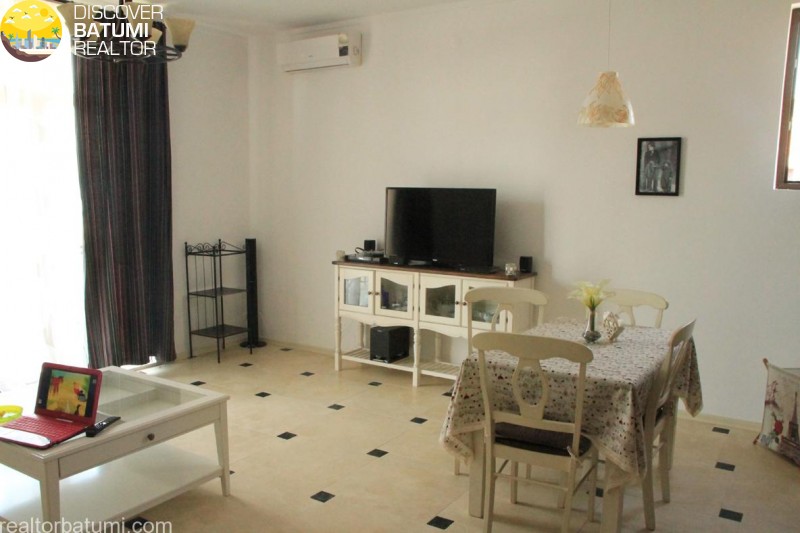 Flat for rent on Gamsakhurdia street