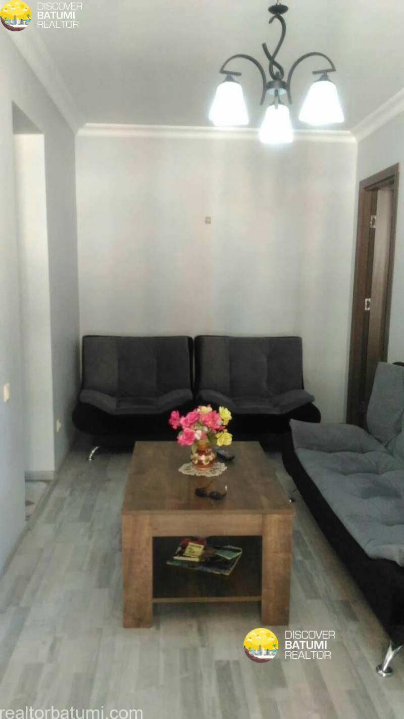 Flat for rent on Khimshiashvili street