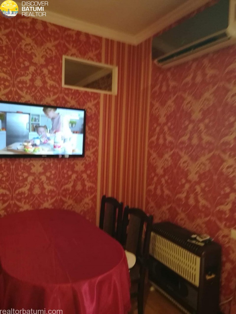 Flat for rent on Abashidze street