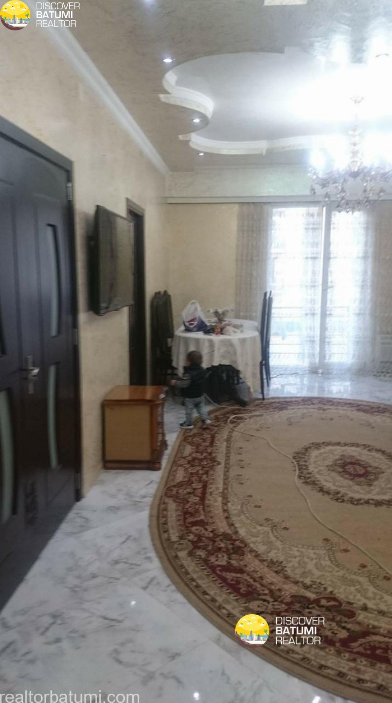 Flat for rent on Bagrationi street