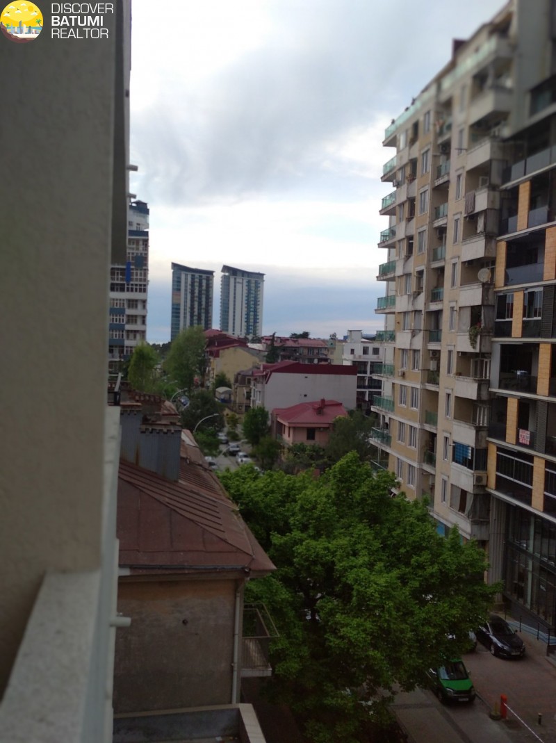 Apartment for sale on Khimshiashvili Street