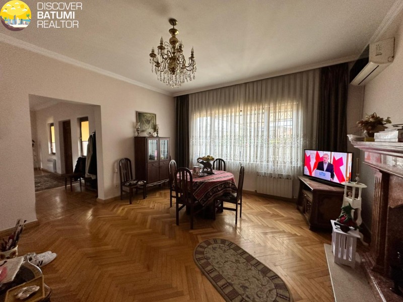 Private house for rent on General Aslan Abashidze Street