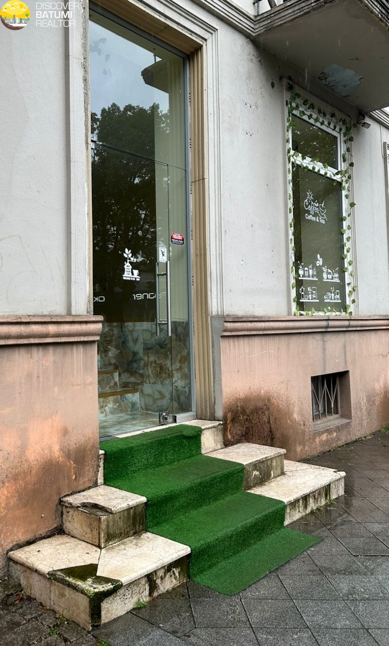 Commercial space for rent on Gamsakhurdia street