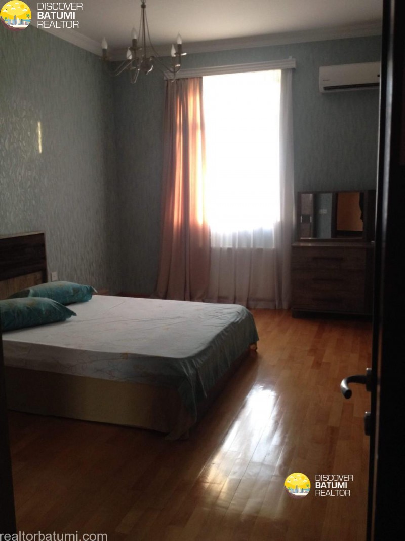 Flat for rent on Gorgiladze street