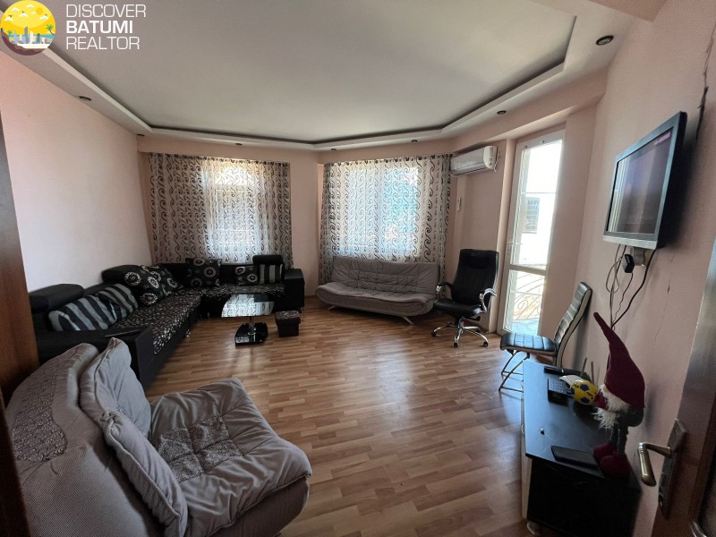 Apartment for rent on Rustaveli Street