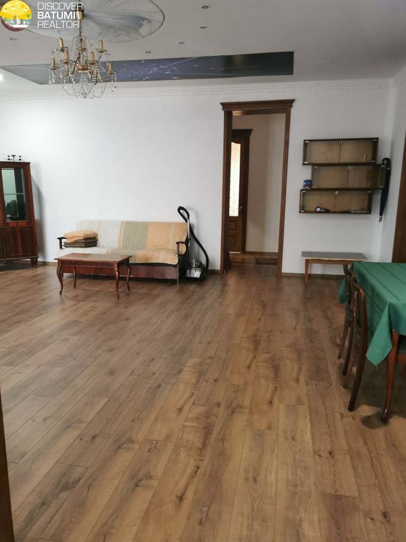 ქირავდება ბინა ხიმშიაშვილის ქუჩაზე