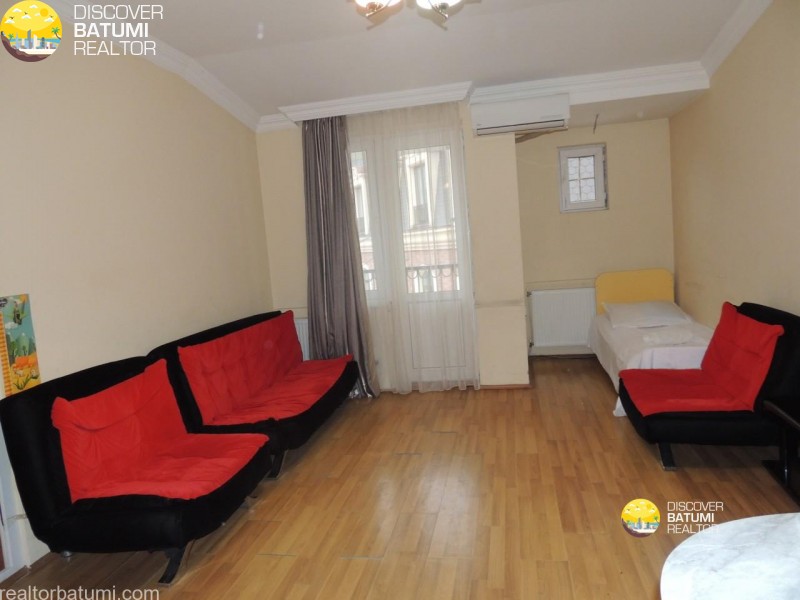 Apartment for rent on Baratashvili Street
