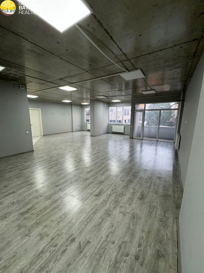 Commercial space for rent on Selim Khimshiashvili Street