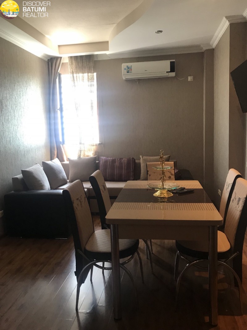 Apartment for rent on Khimshiashvili Street
