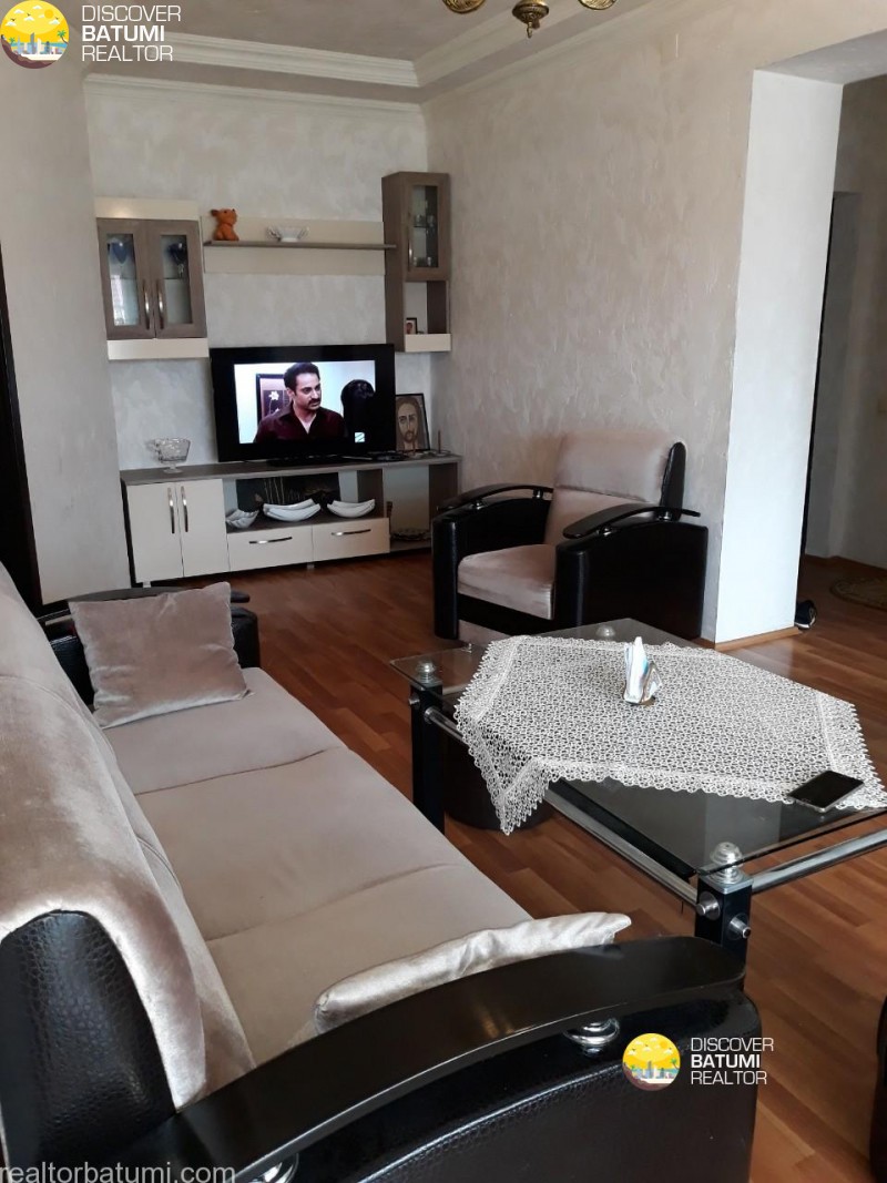 Flat for rent on Khimshiashvili