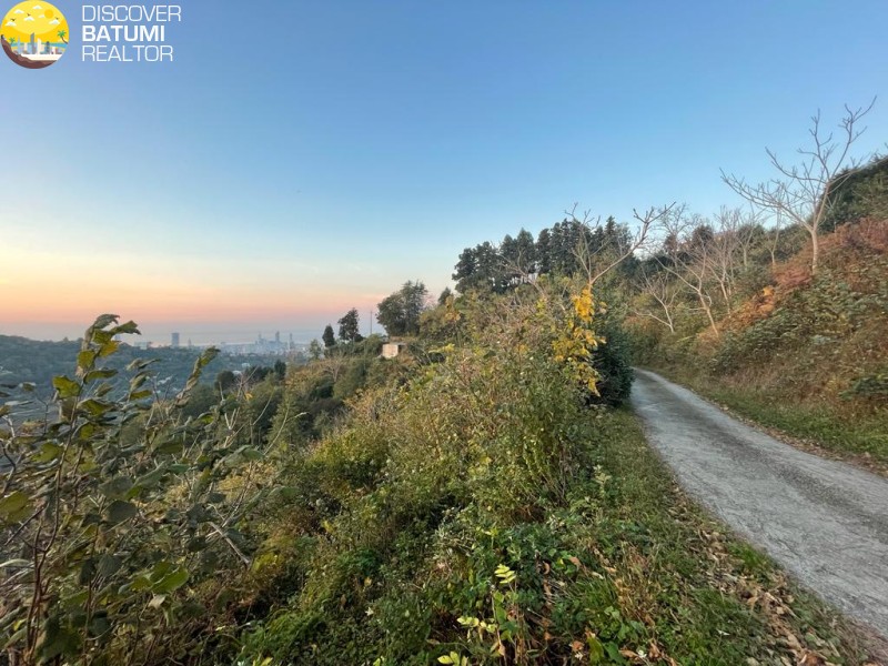 Земельный участок в Ферии продается