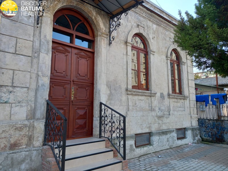 Частный дом посуточно на улице Важа Пшавела