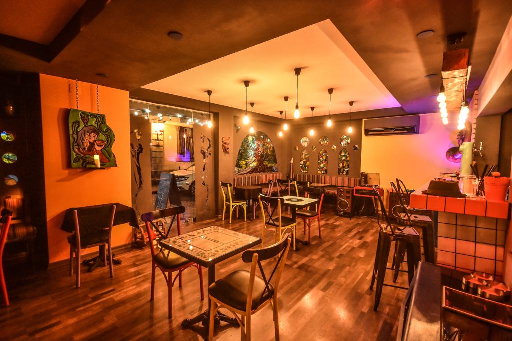 Продается коммерческое помещение в старом Батуми