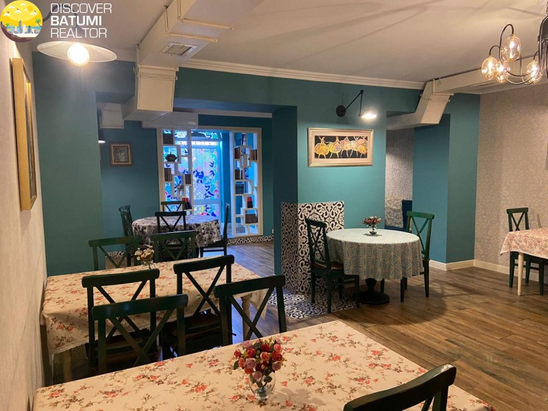 Продается коммерческое помещение на улице Луки Асатиани