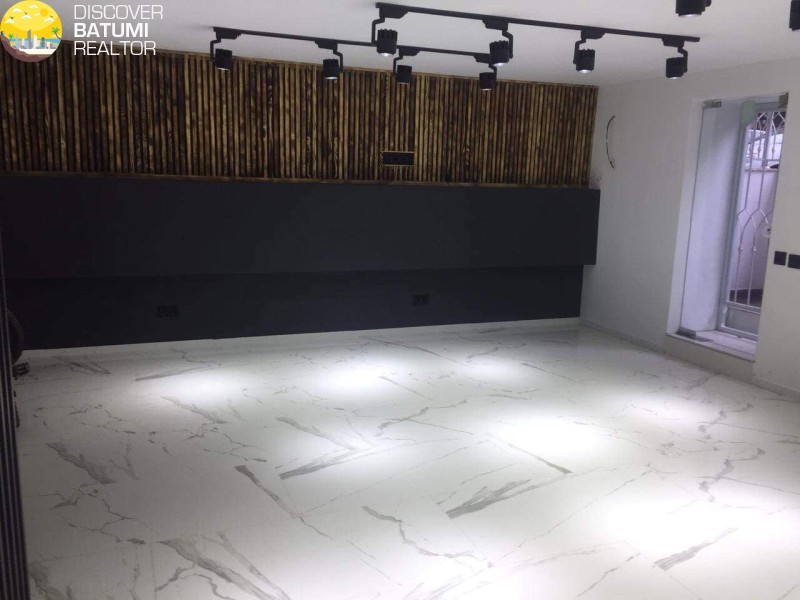 Сдается коммерческое помещение на улице Луки Асатиани