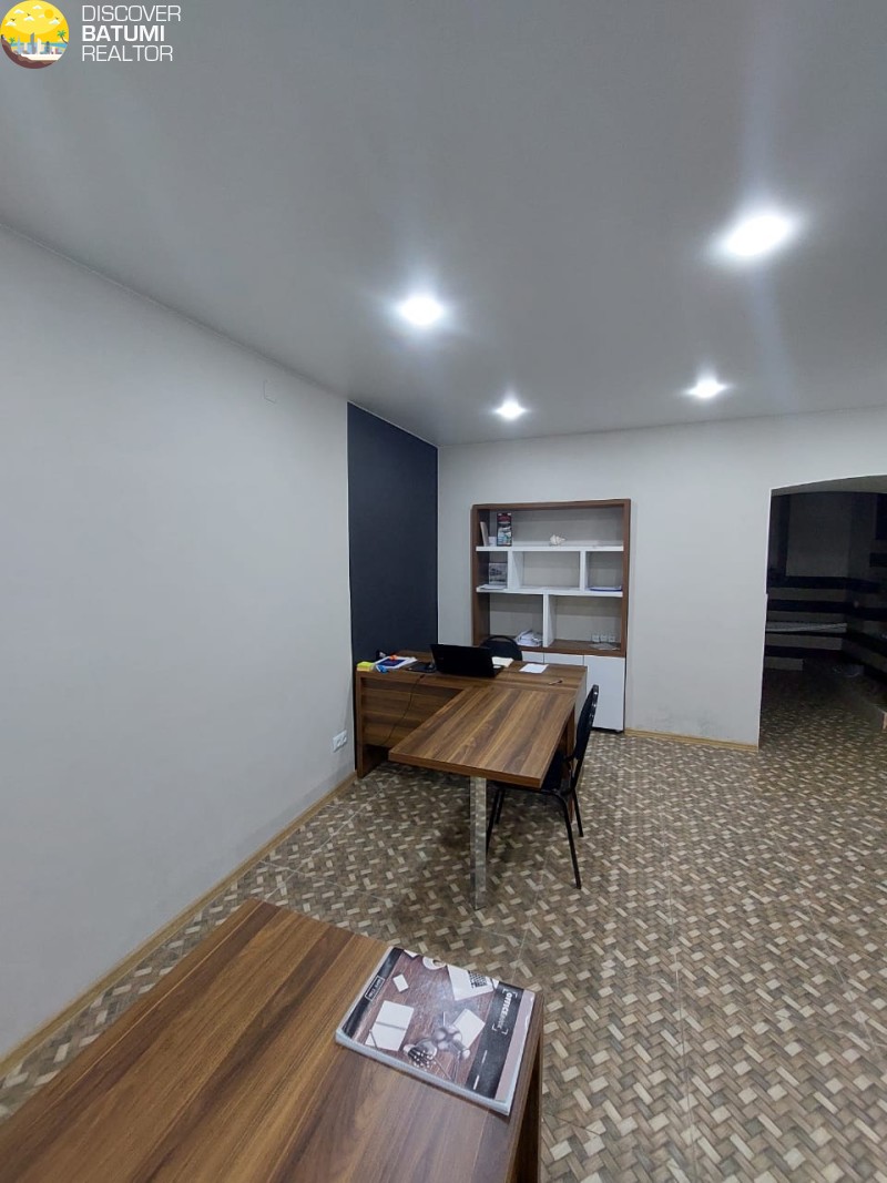 Сдается коммерческое помещение на улице Луки Асатиани