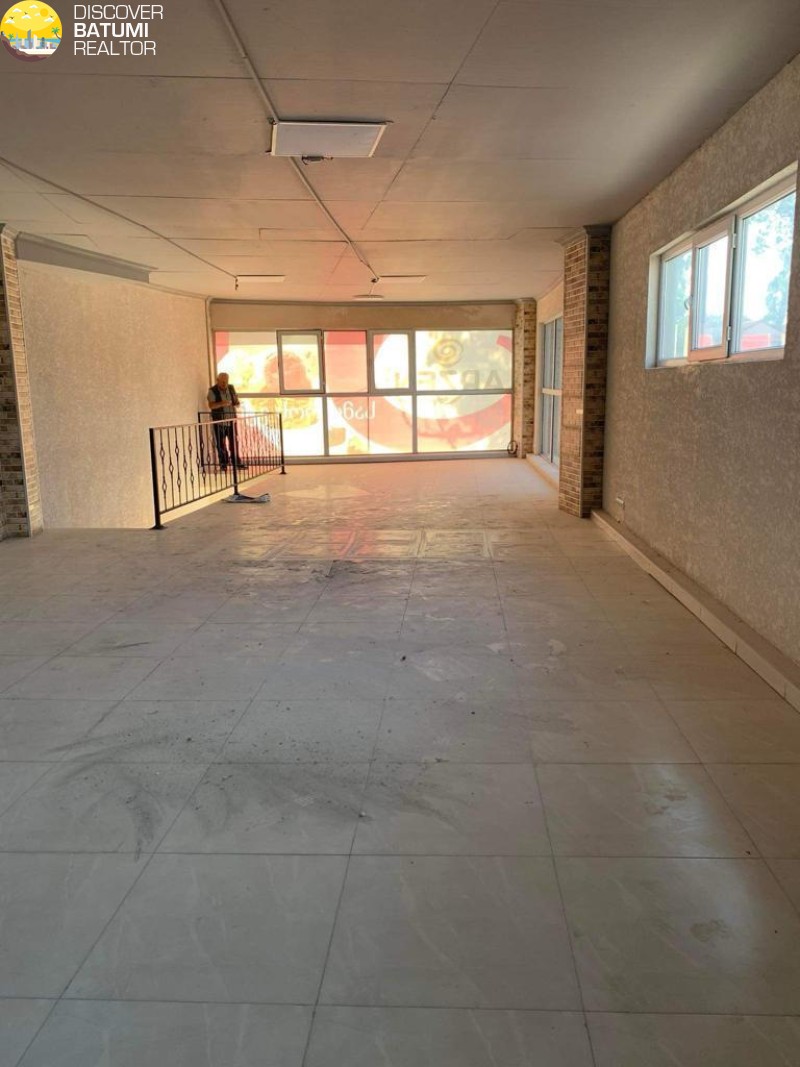 Продается коммерческое помещение на улице Фридона Халваши.