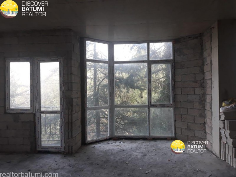 Черная рама на продажу в Кобулети