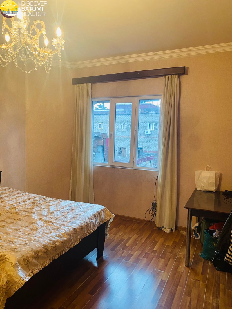 Сдается квартира на улице Гамсахурдиа