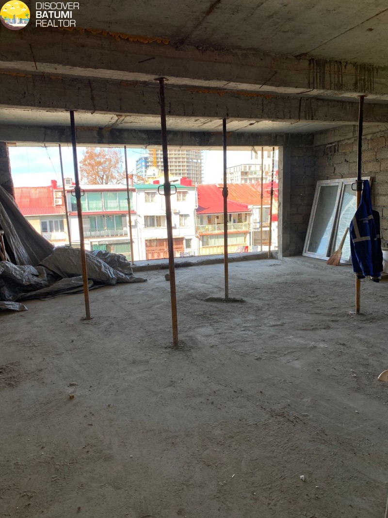 Продается квартира на улице Горгиладзе, черный каркас