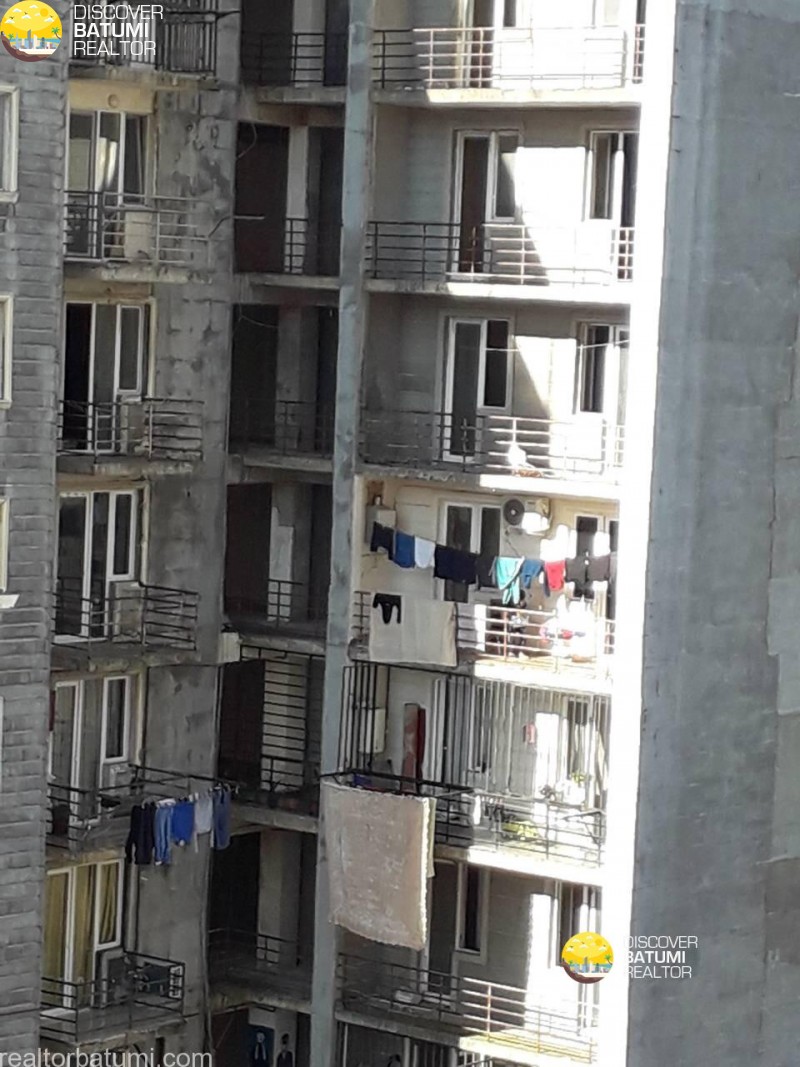 Продается черная рамка на улице Лермонтова