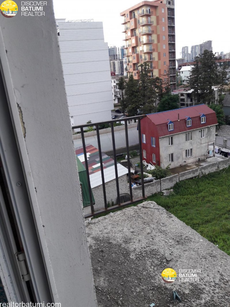 Продается черная рамка. На улице Цамебули