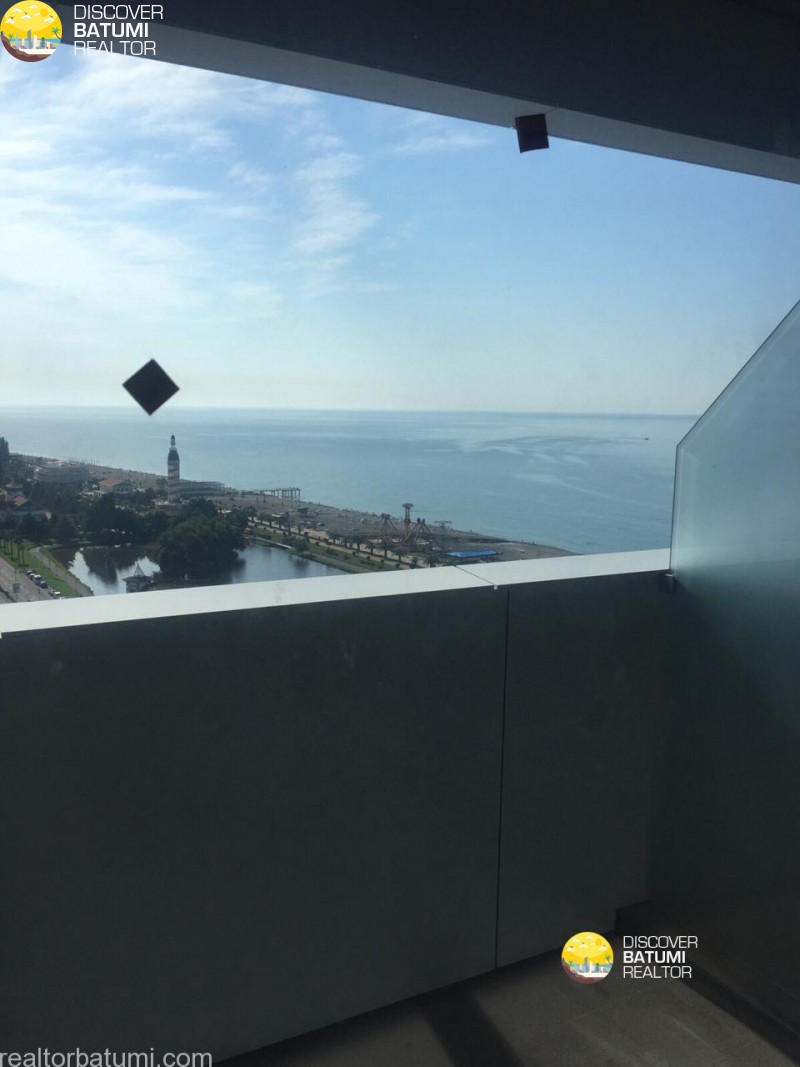 Продается черная рамка на улице Химшиашвили