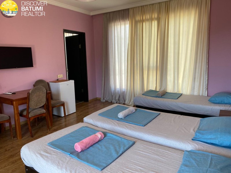 Частный дом посуточно на улице Тамар Мефи