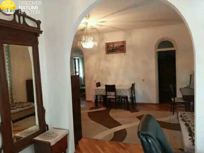 Квартира посуточно на улице Л. Асатиани