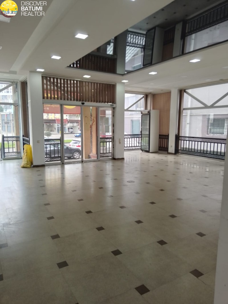 Сдается коммерческое помещение на улице Багратиони