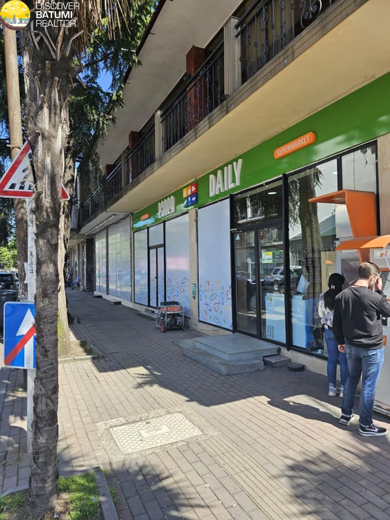 Продается коммерческое помещение на улице Важа-Пшавела.