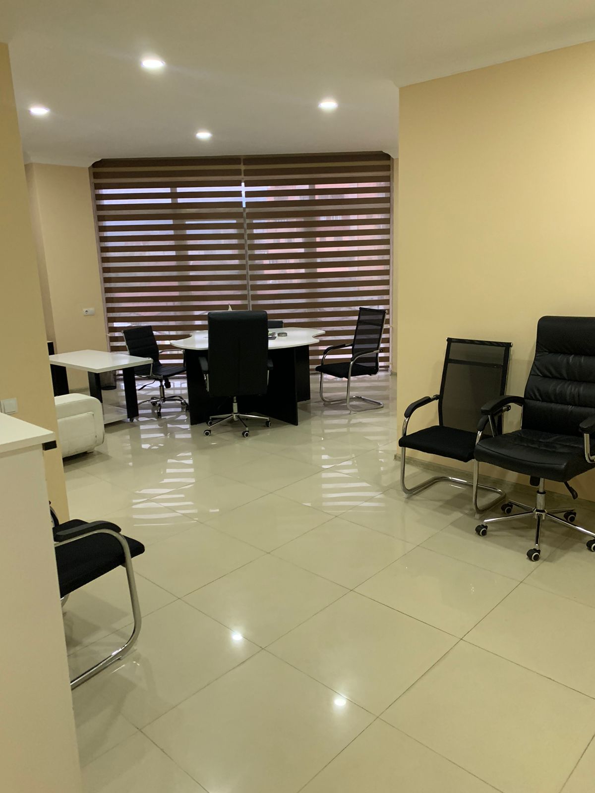 Продается коммерческое помещение на улице Селима Химшиашвили