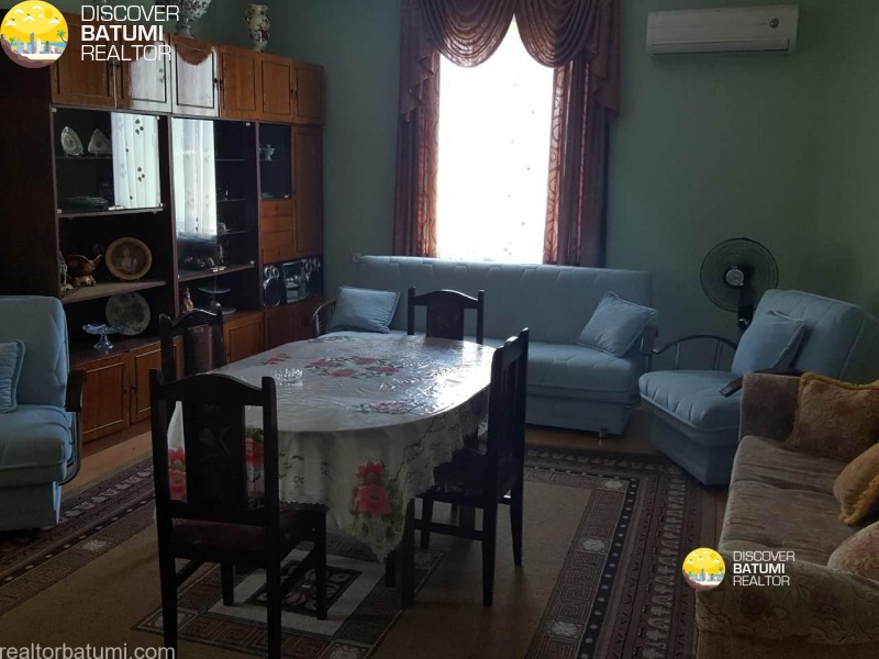 Квартира посуточно на улице Горгиладзе