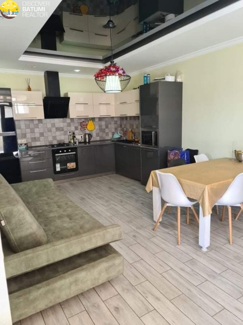 Квартира посуточно с верандой на улице Фиросмана