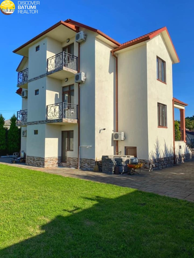 Частный дом посуточно в Адлии