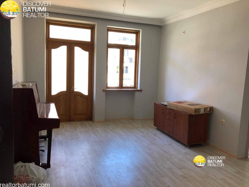 Продается квартира на улице Лориа